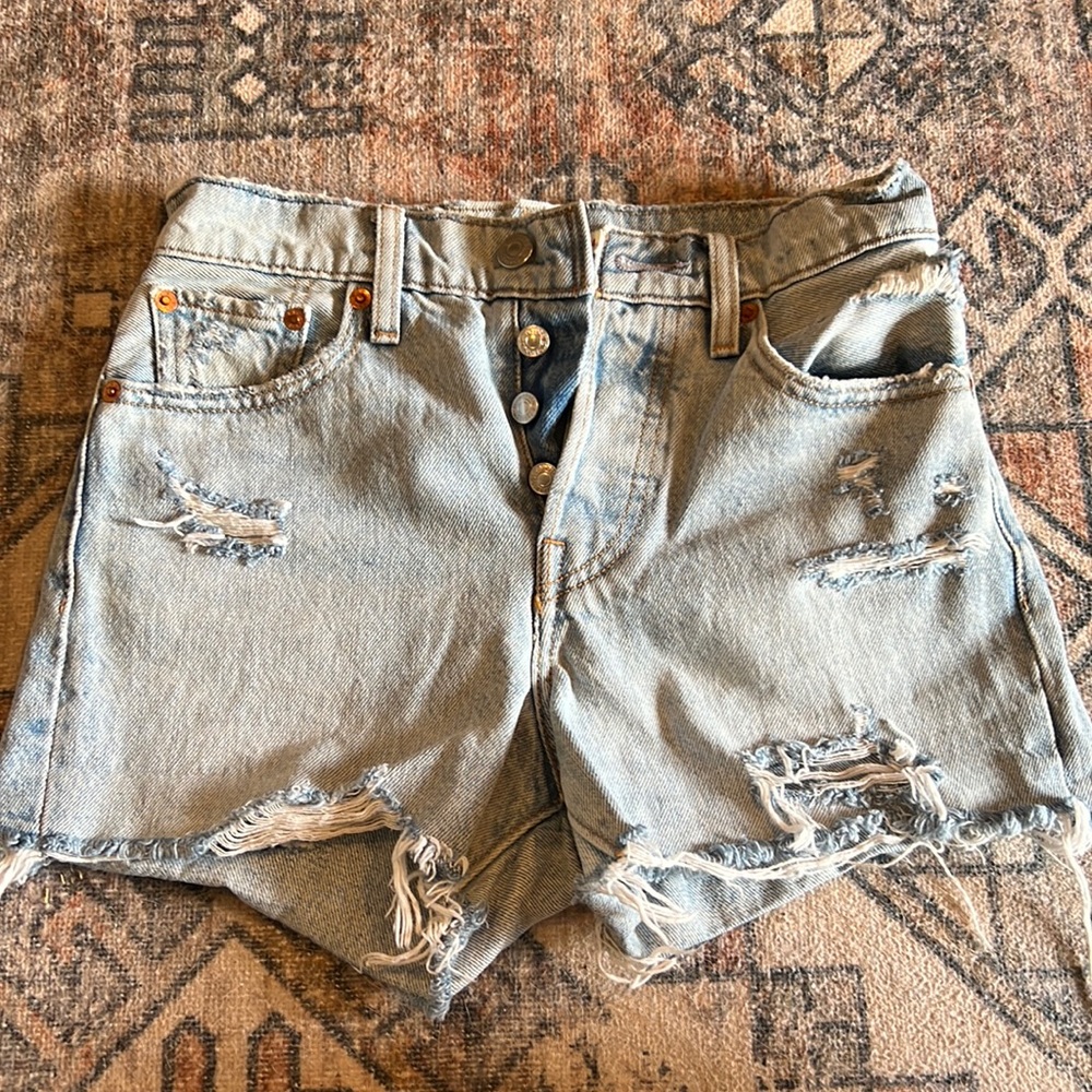 Levi wedgie distressed jeans shorts